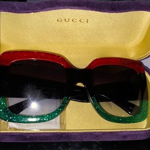 gucci red and black oversized glasses